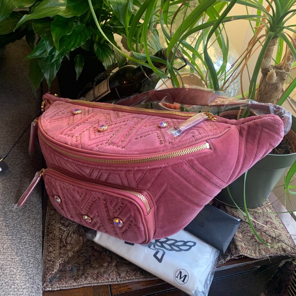 SOLD⛔️Authentic MCM Velvet/leather jeweled zip top Beltbag. - Picture 2 of 15